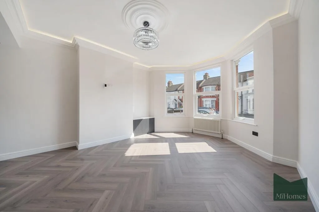 2 bedroom ground floor flat for rent