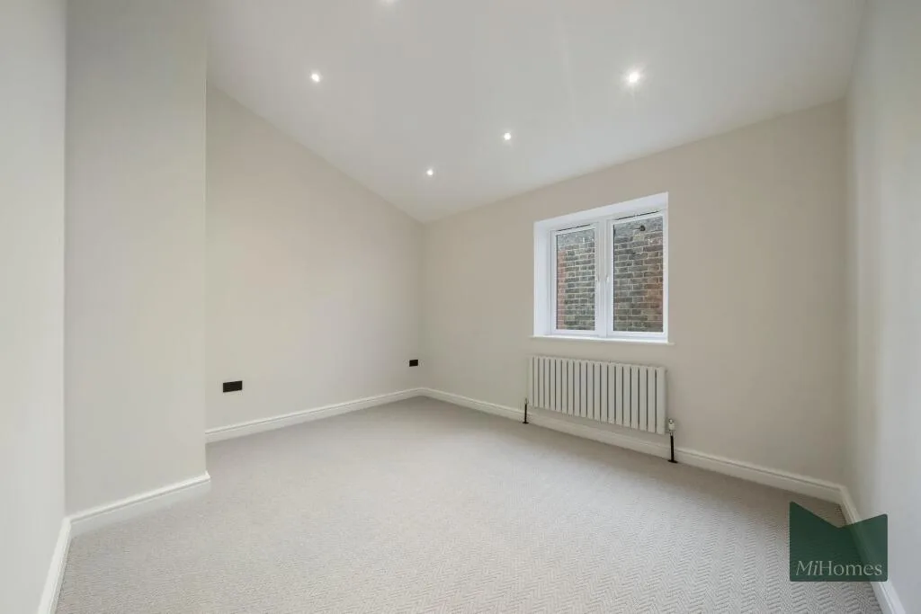 2 bedroom ground floor flat for rent