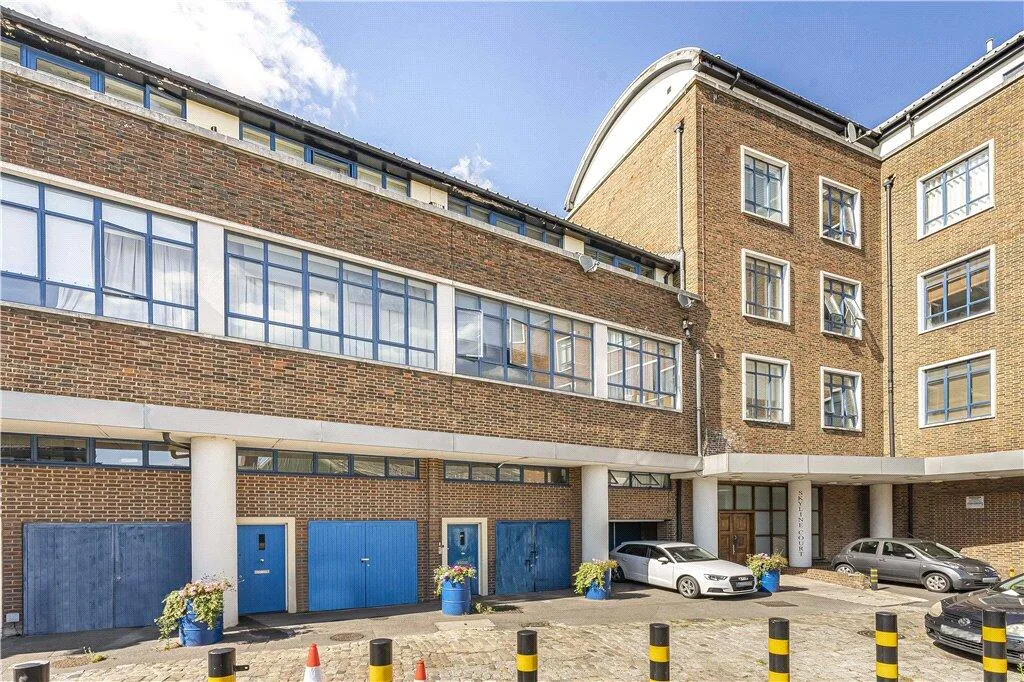 1 bedroom maisonette for rent