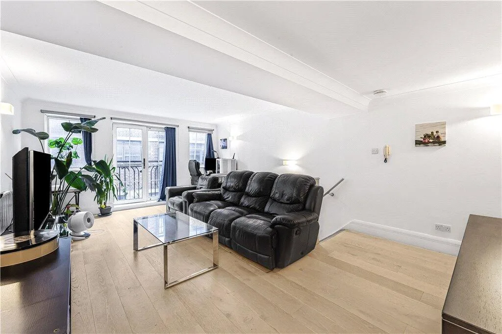 1 bedroom maisonette for rent