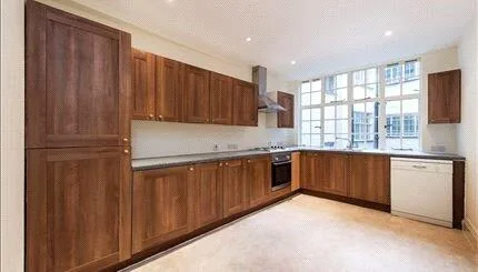 5 bedroom apartment for rent