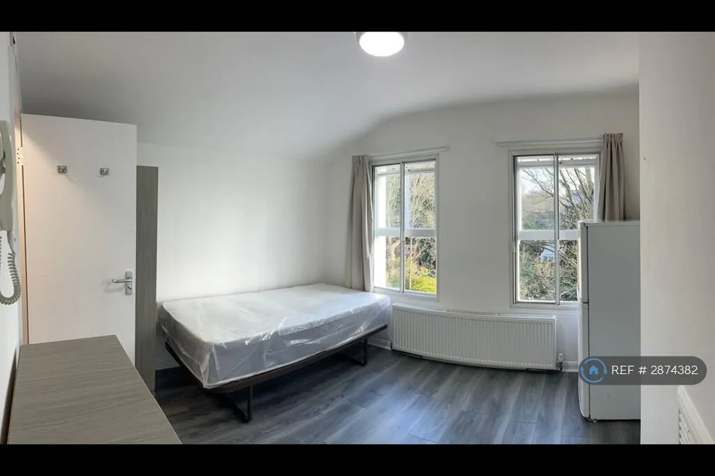 1 bedroom house share for rent