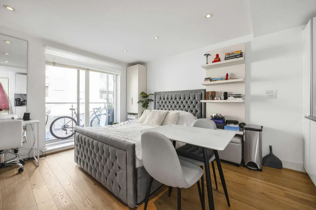 Studio flat for rent