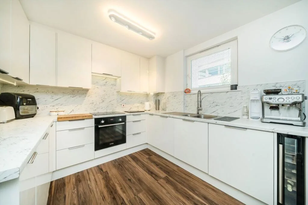 2 bedroom house for rent