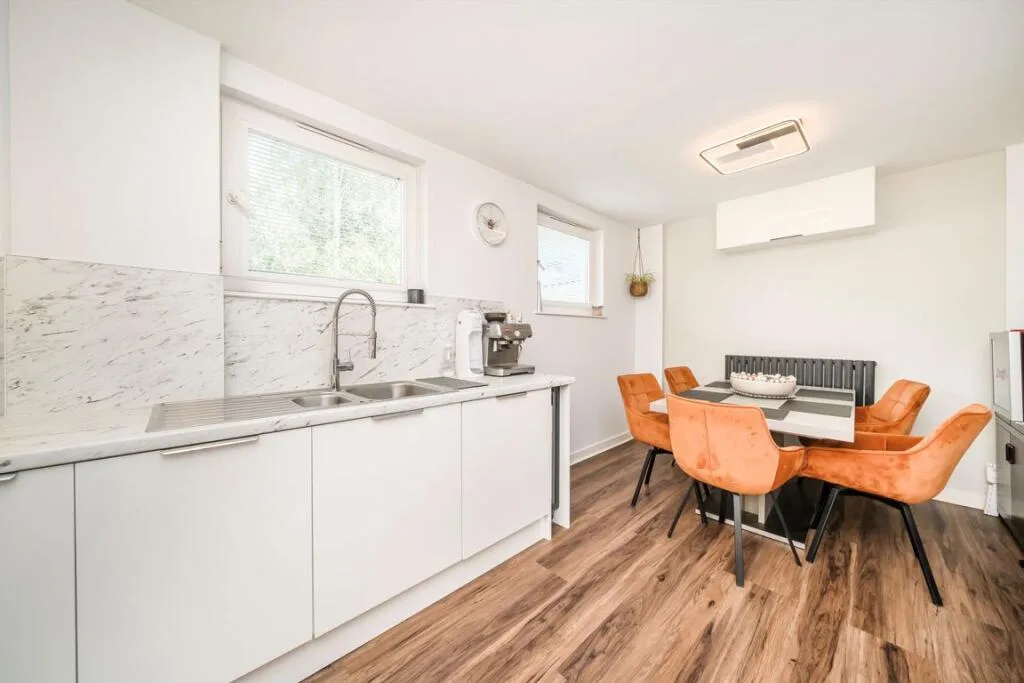 2 bedroom house for rent