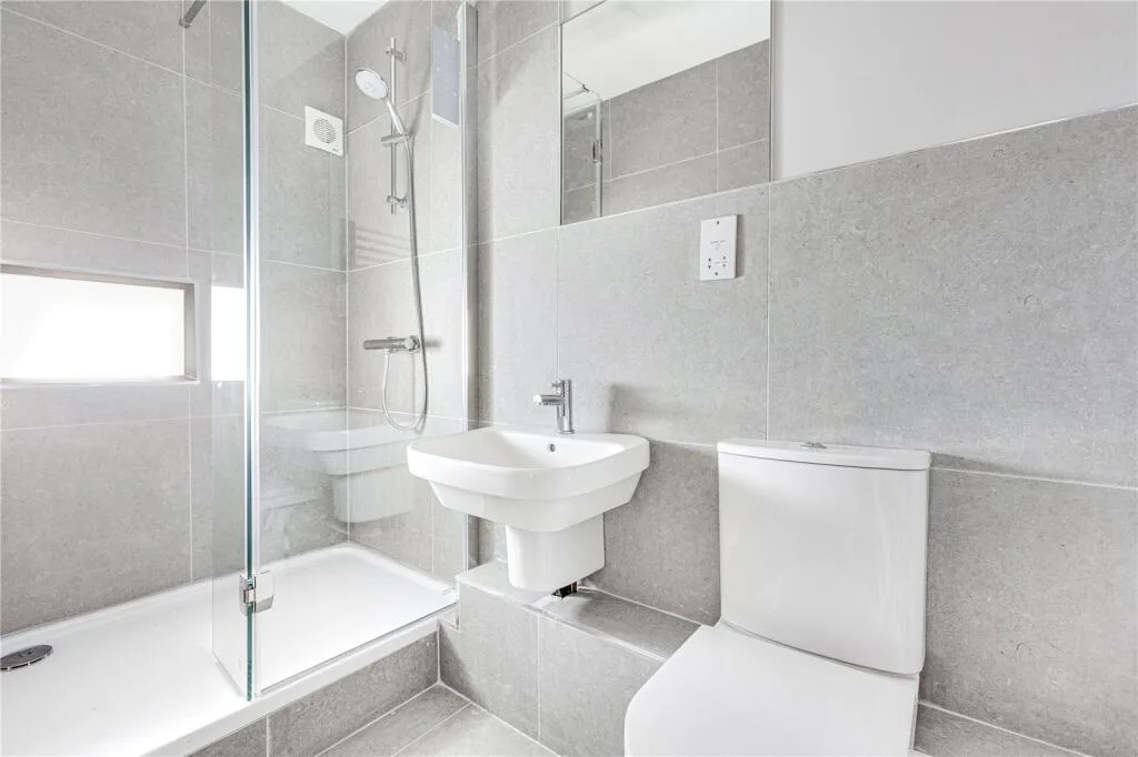 3 bedroom maisonette for rent