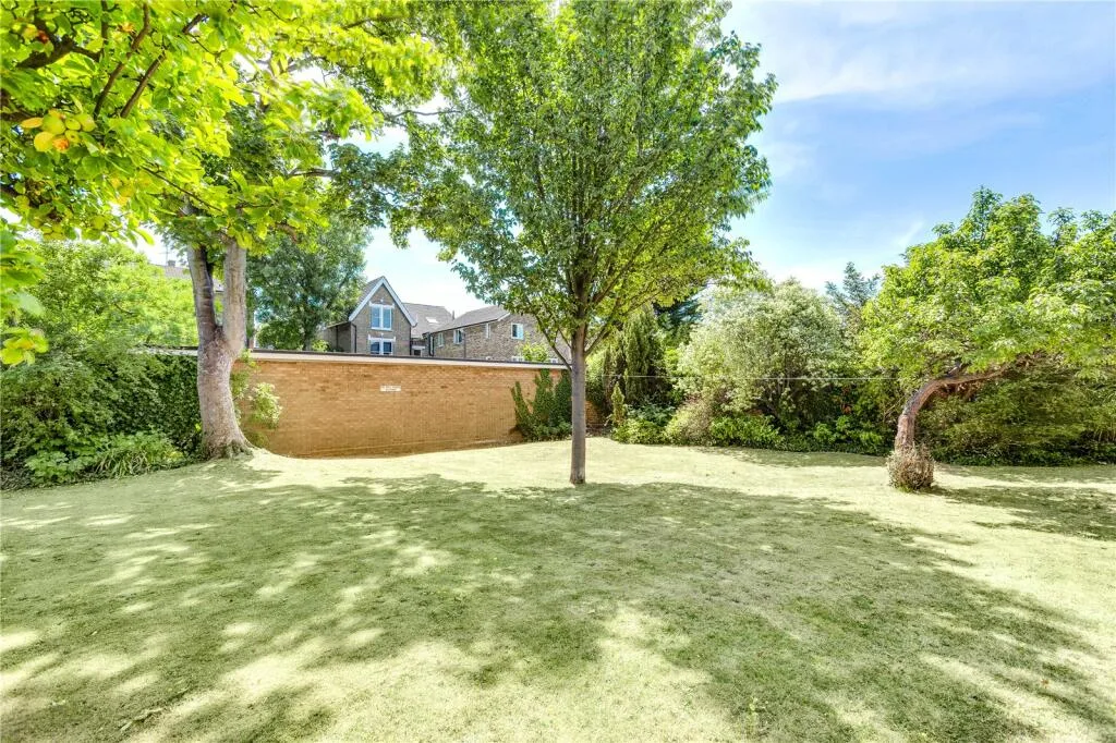 3 bedroom maisonette for rent