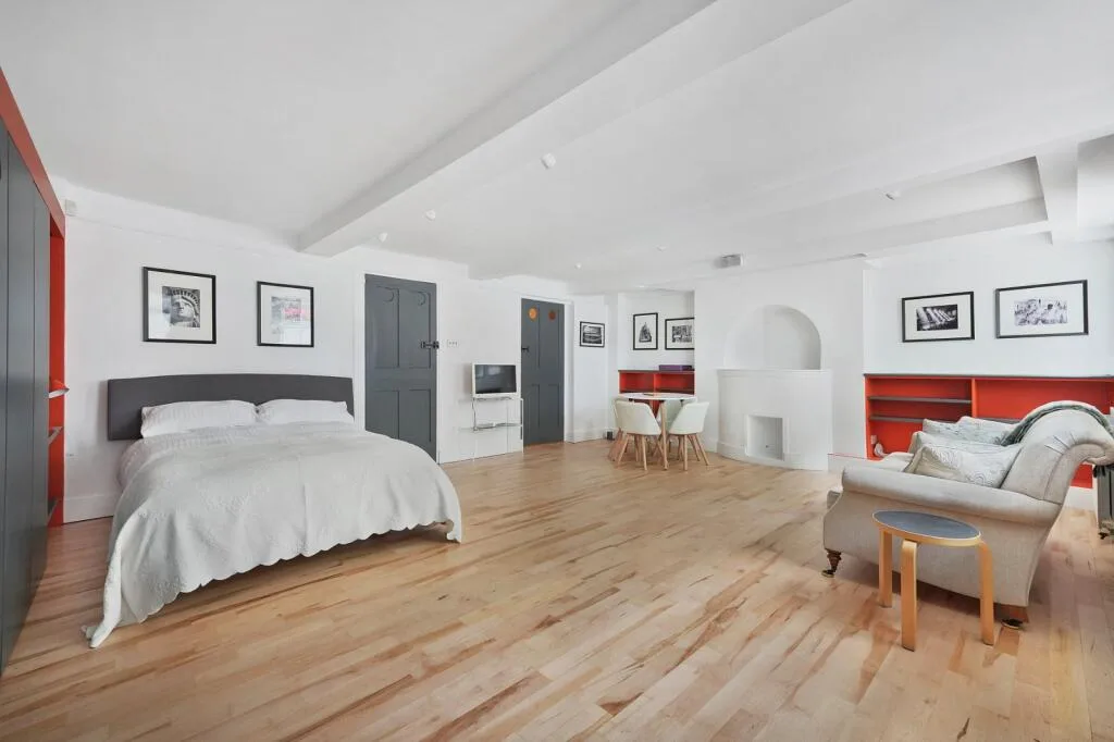 1 bedroom maisonette for rent