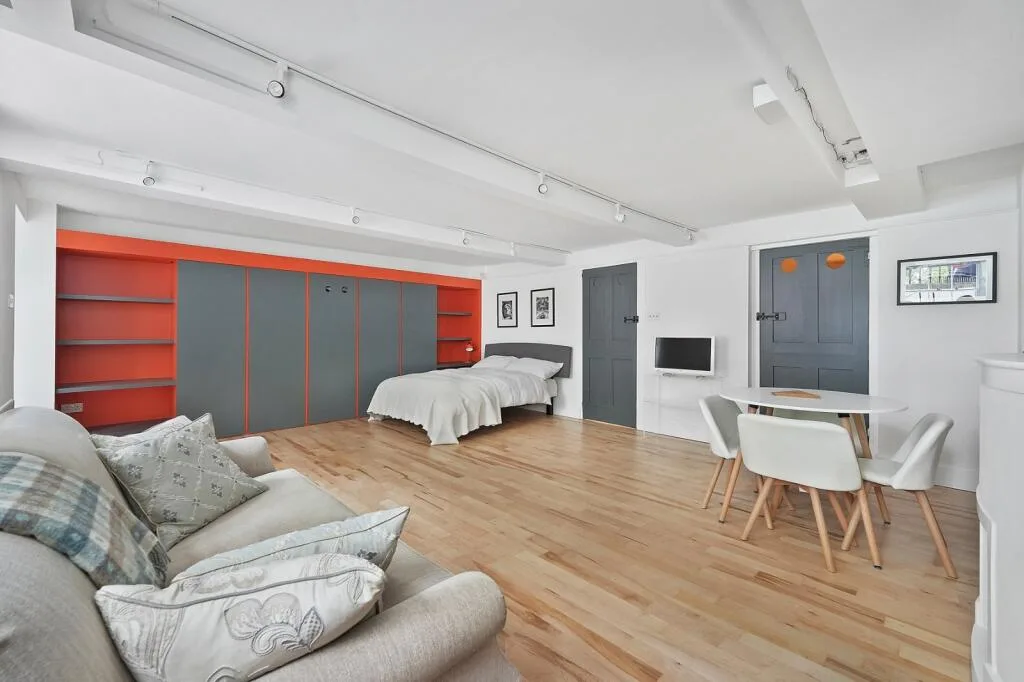 1 bedroom maisonette for rent