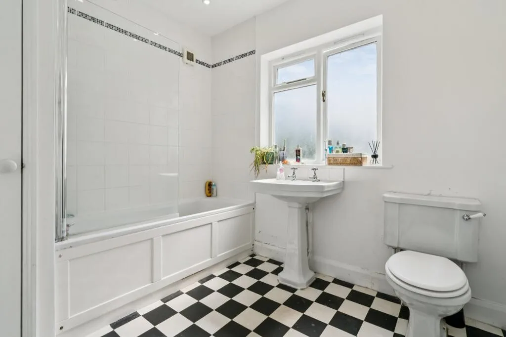3 bedroom flat for rent