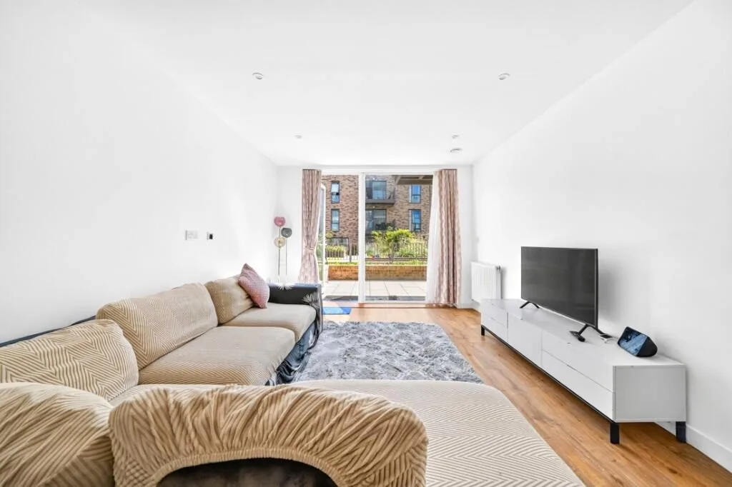 3 bedroom flat for rent