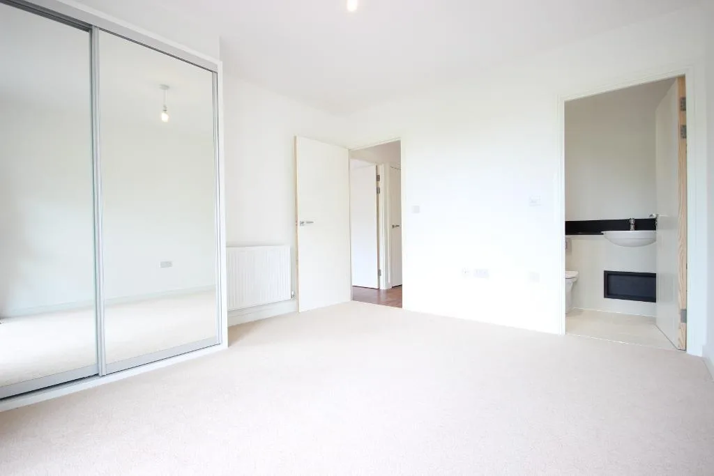 2 bedroom detached house for rent