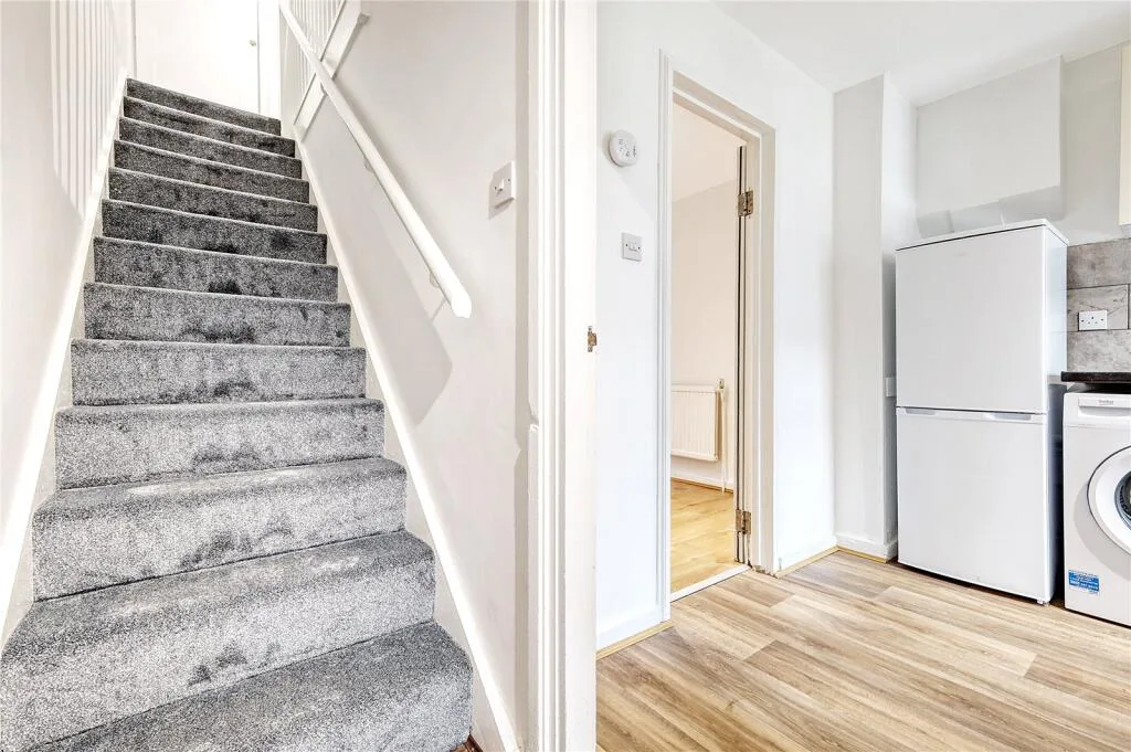 2 bedroom house for rent