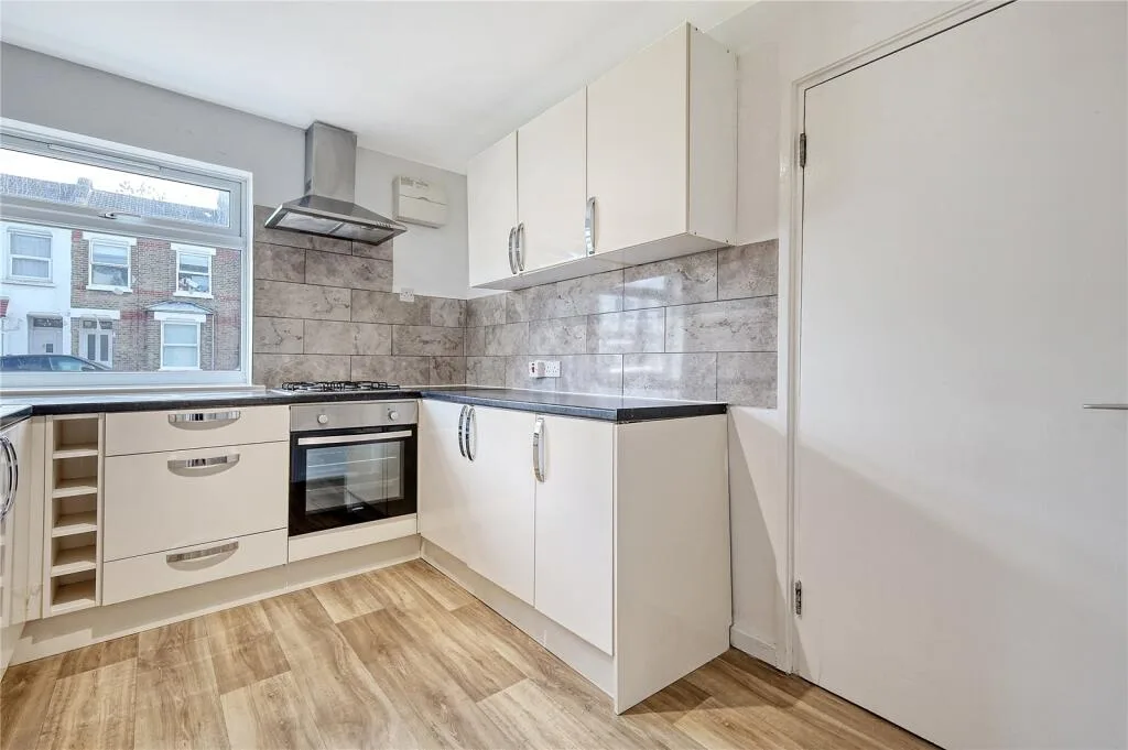 2 bedroom house for rent