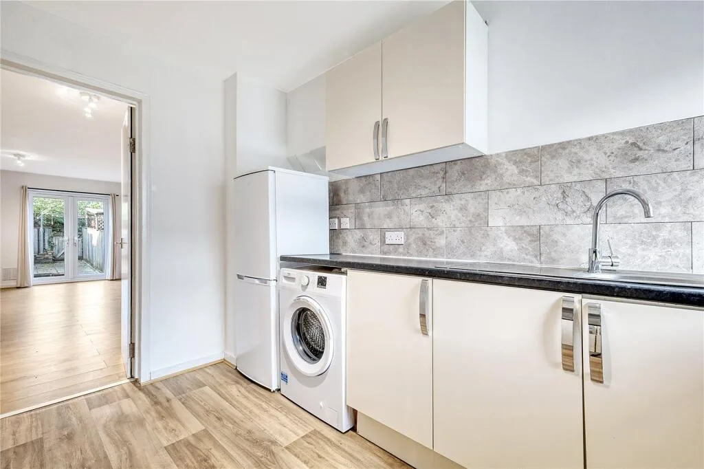 2 bedroom house for rent