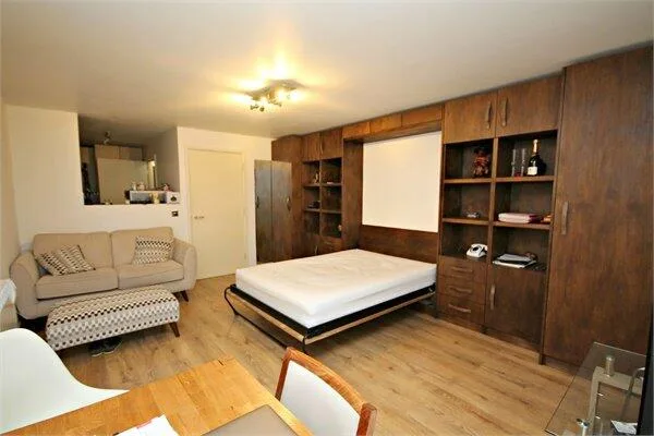 Studio flat for rent
