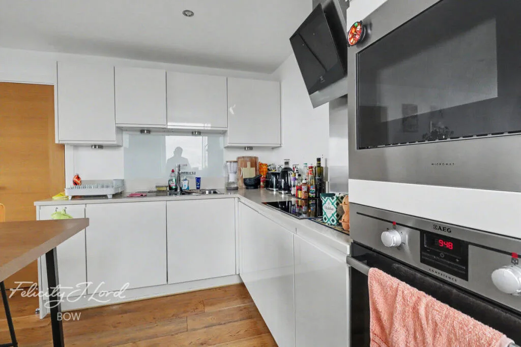2 bedroom penthouse for rent