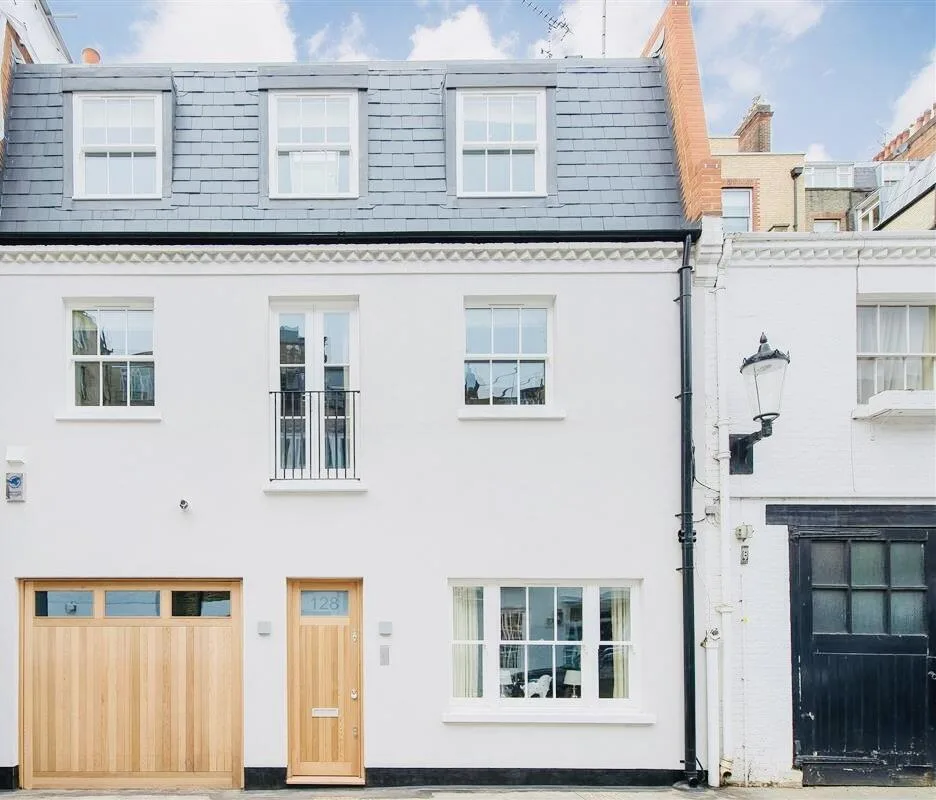 4 bedroom mews property for rent