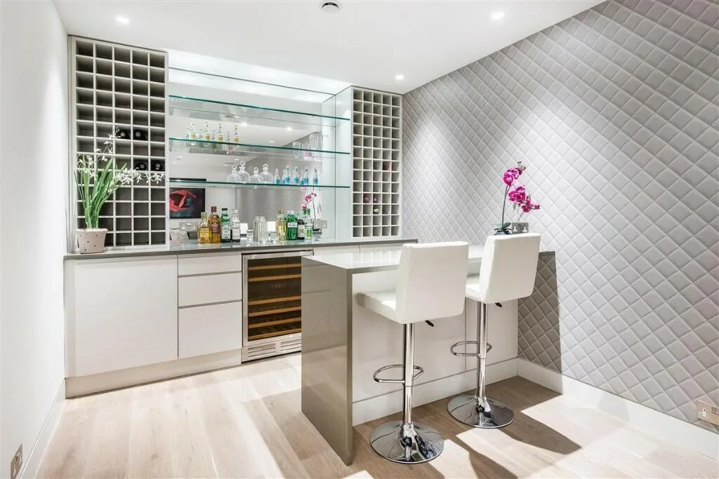 4 bedroom mews property for rent