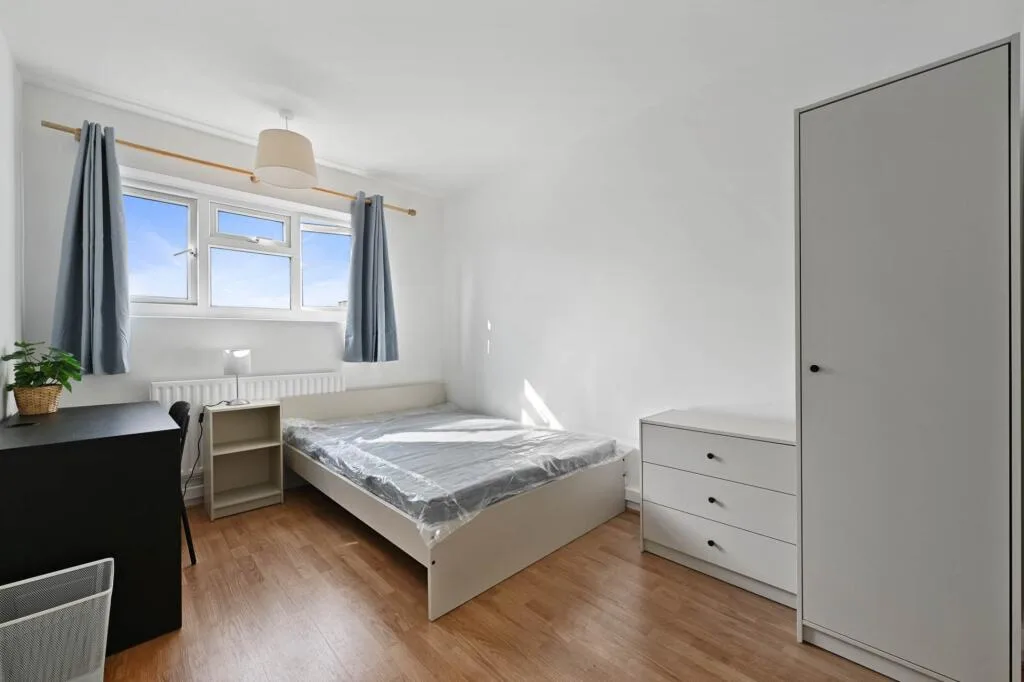 4 bedroom flat for rent