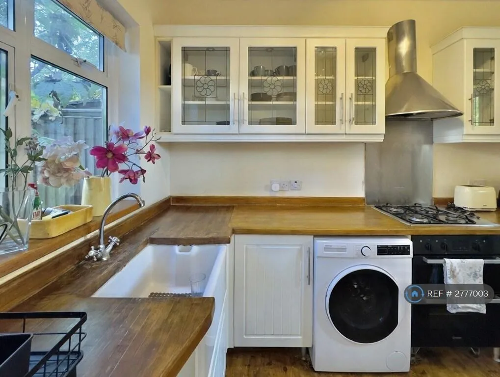 2 bedroom semi-detached house for rent