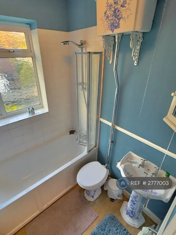 2 bedroom semi-detached house for rent