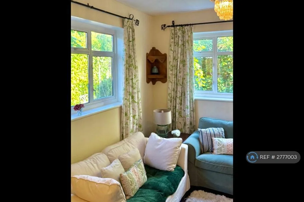 2 bedroom semi-detached house for rent