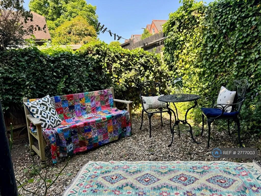 2 bedroom semi-detached house for rent