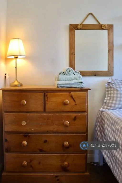 2 bedroom semi-detached house for rent