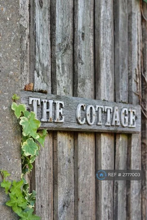 2 bedroom semi-detached house for rent