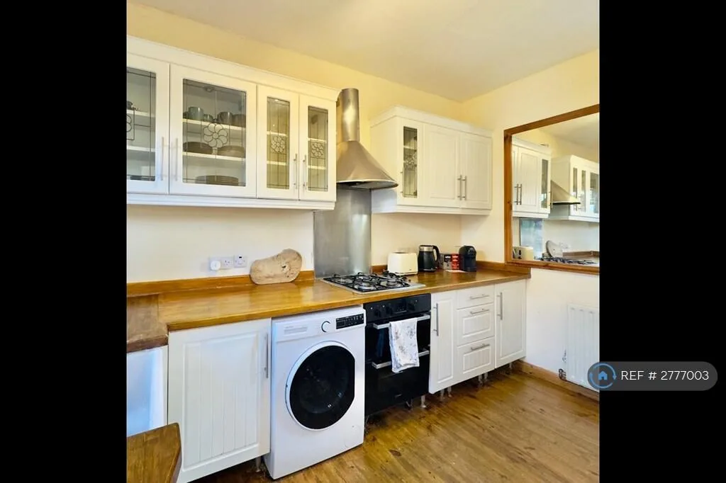 2 bedroom semi-detached house for rent