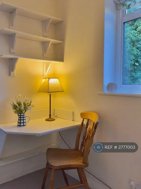 2 bedroom semi-detached house for rent