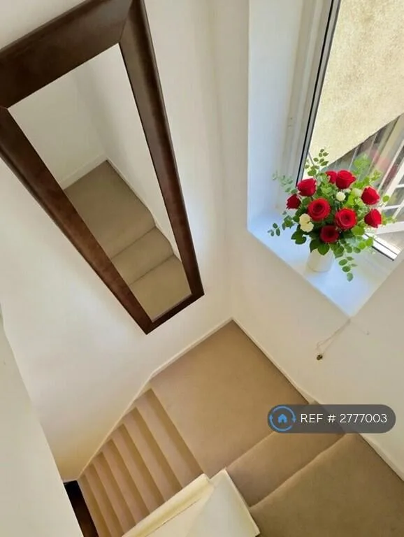 2 bedroom semi-detached house for rent