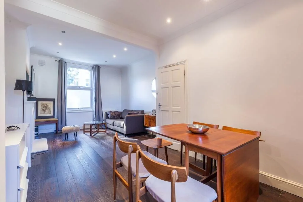 2 bedroom house for rent