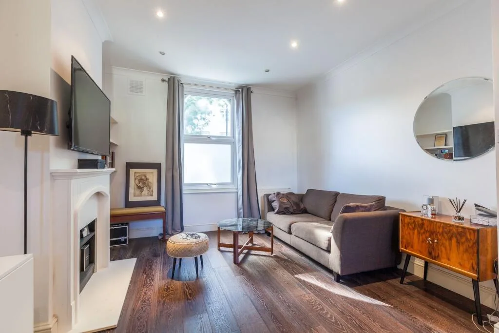 2 bedroom house for rent