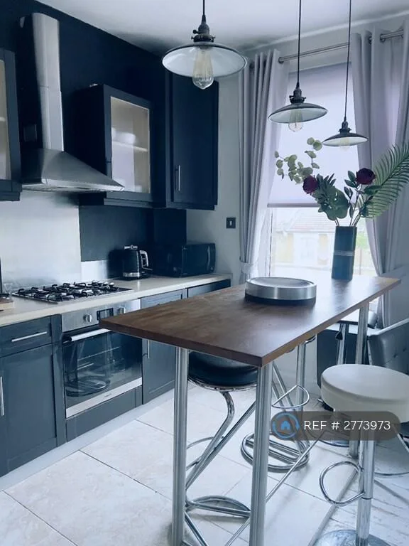 2 bedroom maisonette for rent