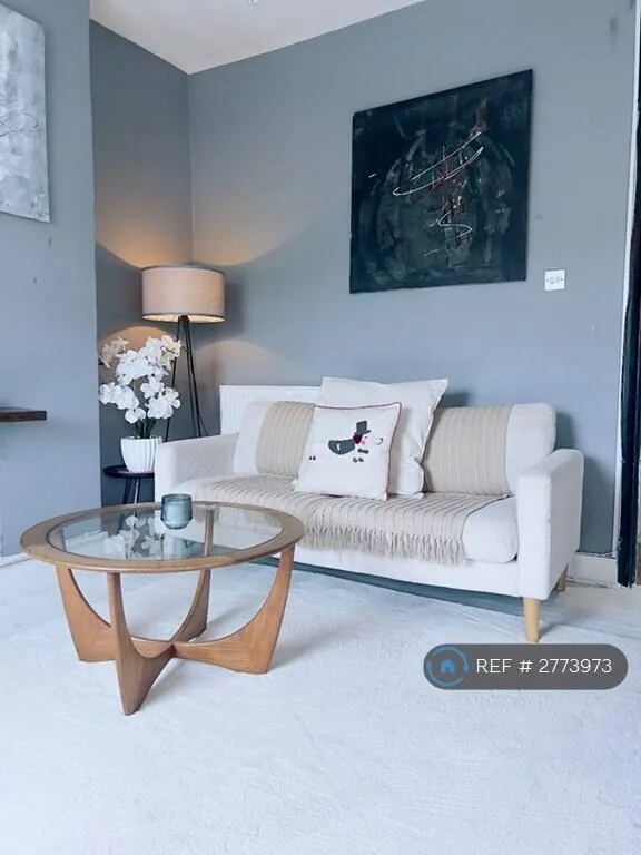 2 bedroom maisonette for rent