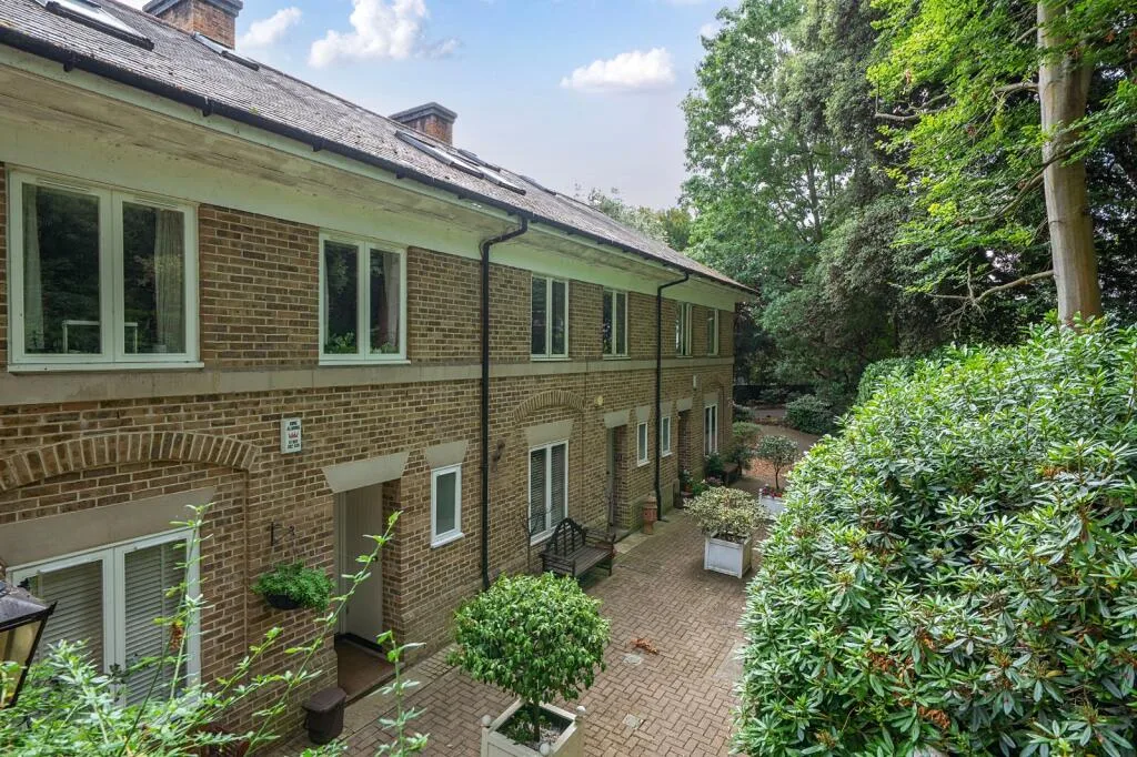 4 bedroom terraced house for rent