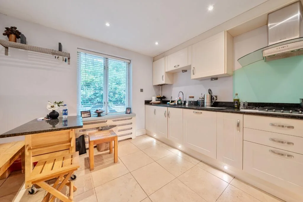 4 bedroom terraced house for rent