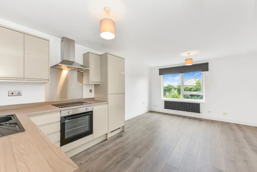 2 bedroom maisonette for rent