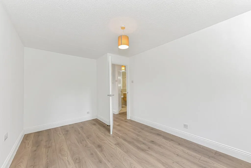 2 bedroom maisonette for rent