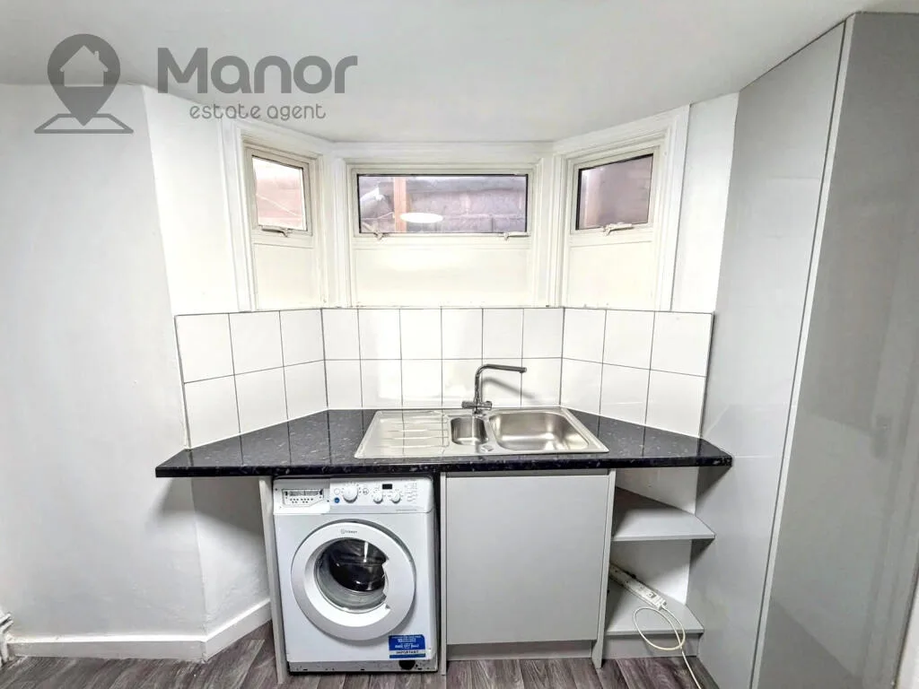 2 bedroom maisonette for rent
