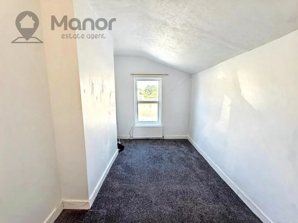 2 bedroom maisonette for rent
