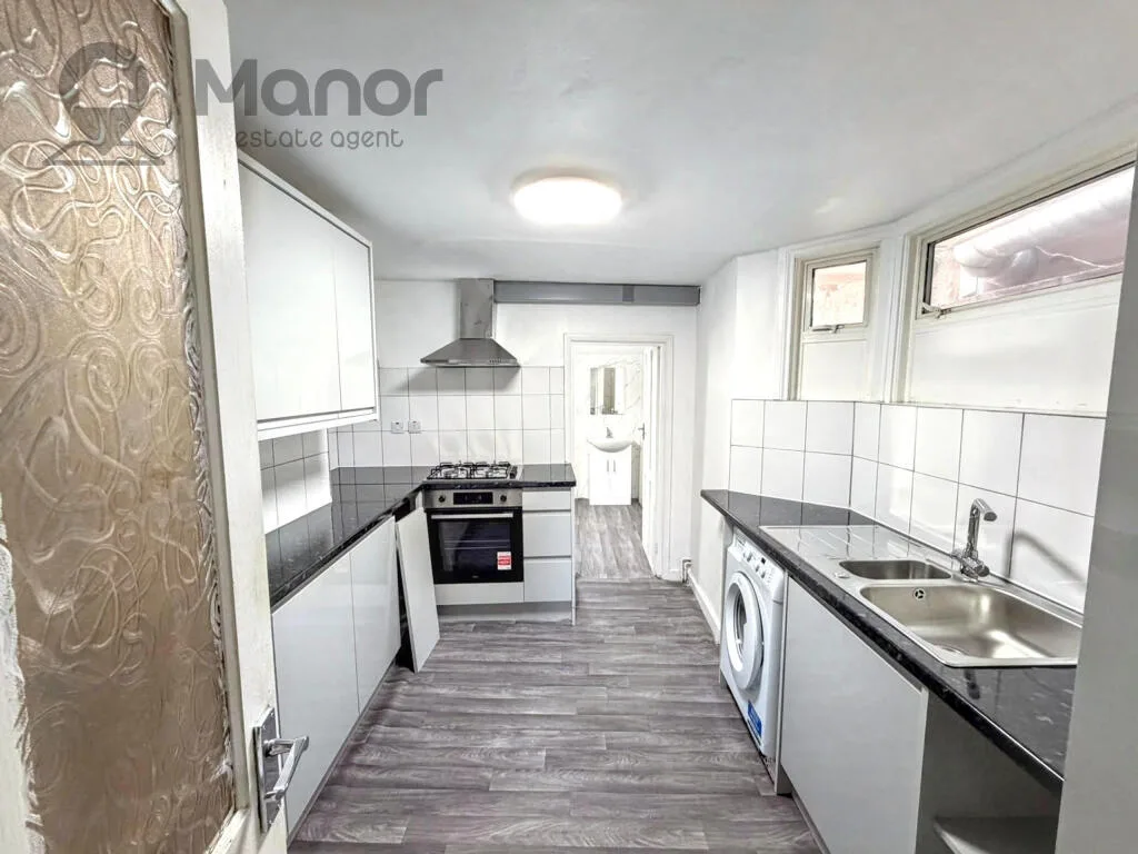 2 bedroom maisonette for rent