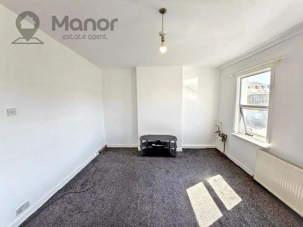 2 bedroom maisonette for rent