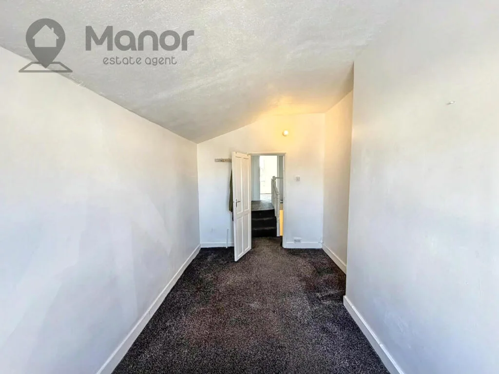 2 bedroom maisonette for rent
