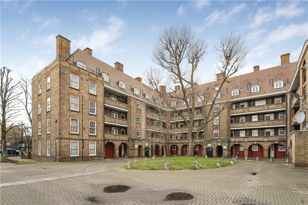 1 bedroom maisonette for rent