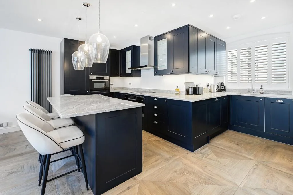 2 bedroom mews property for rent