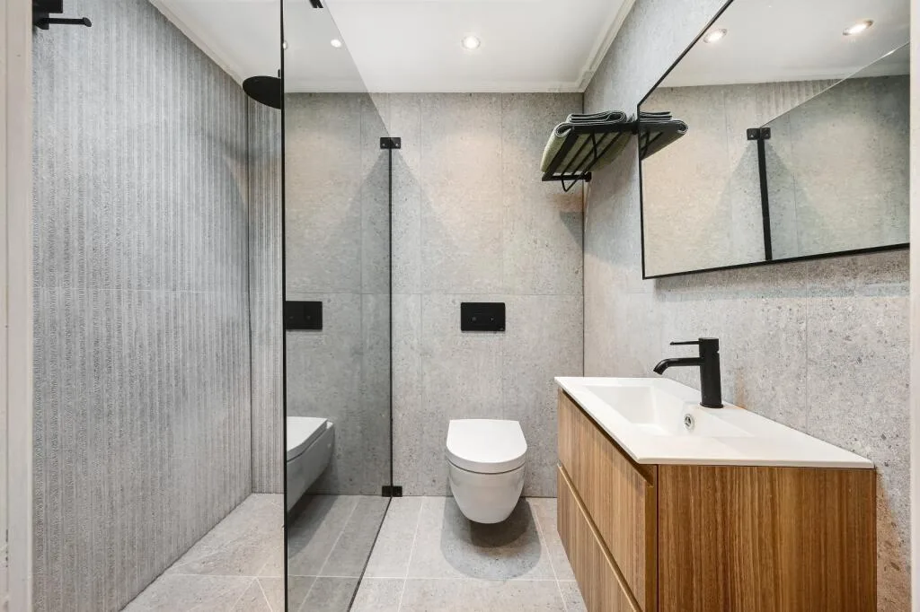 2 bedroom mews property for rent