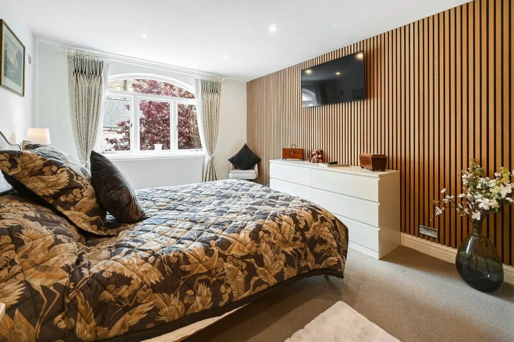 2 bedroom mews property for rent